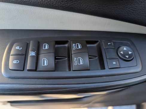 Used 2016 Jeep Cherokee Limited w/ Luxury Group image 11