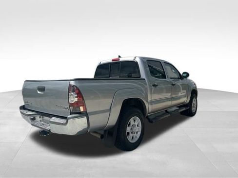 Used 2014 Toyota Tacoma PreRunner w/ SR5 Package image 7