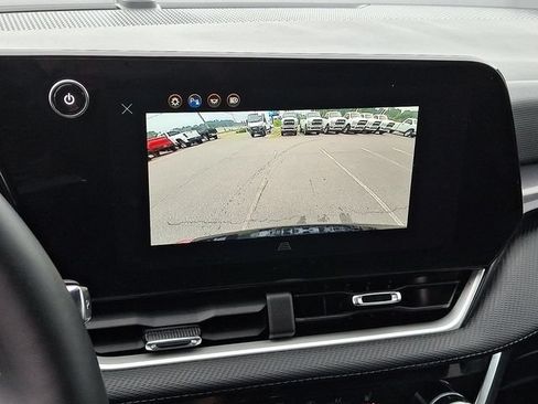 Used 2025 Chevrolet Equinox LT AWD/4WD image 18