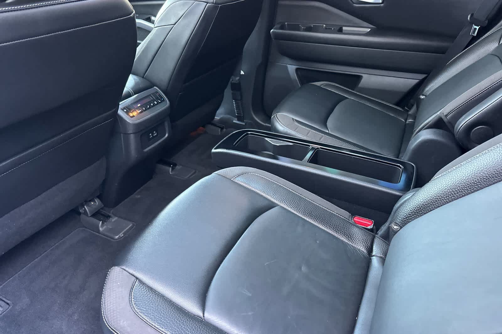 Certified 2022 Nissan Pathfinder SL w/ SL Premium Package FWD image 5