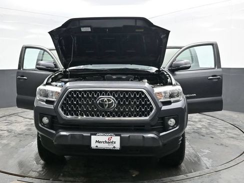 Used 2019 Toyota Tacoma TRD Sport AWD/4WD image 33