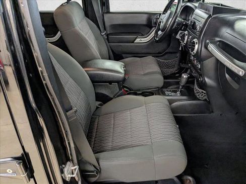 Used 2012 Jeep Wrangler Unlimited Rubicon w/ Connectivity Group image 20