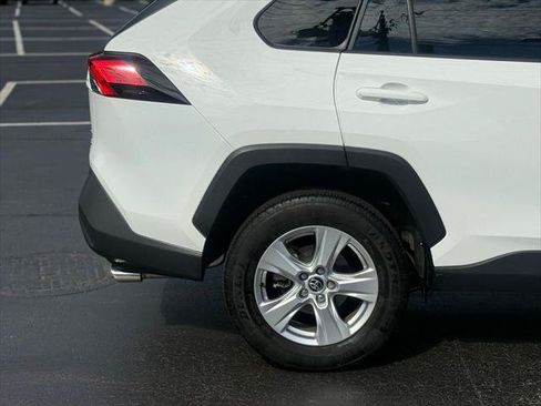 Certified 2020 Toyota RAV4 XLE w/ Convenience Package AWD/4WD image 9