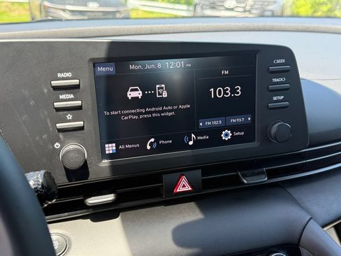 Used 2025 Hyundai Elantra Sport FWD image 24