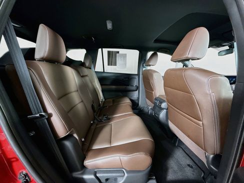 Certified 2025 Honda Passport EX-L image 34