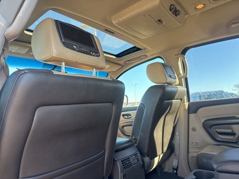 Used 2015 Nissan Armada Platinum w/ Platinum Reserve Package image 39