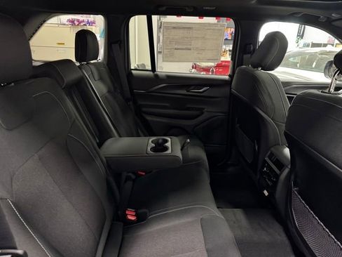 New 2026 Jeep Grand Cherokee Laredo X image 17