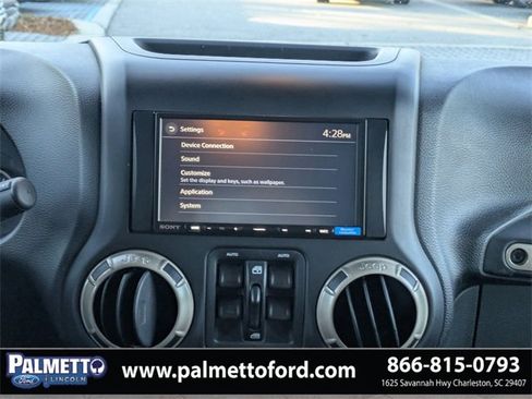 Used 2017 Jeep Wrangler Unlimited Sahara image 18