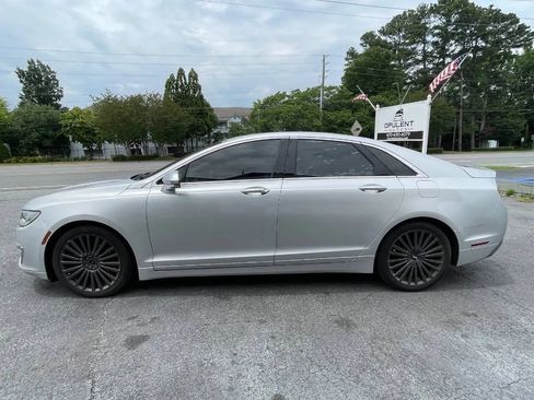 Used 2017 Lincoln MKZ Reserve FWD image 5