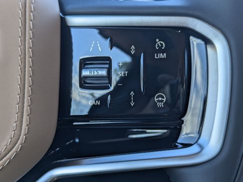 New 2026 Land Rover Range Rover Sport SE AWD/4WD image 14