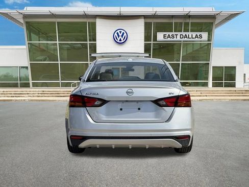 Used 2024 Nissan Altima 2.5 SV image 4