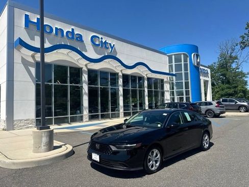 Used 2023 Honda Accord LX image 2