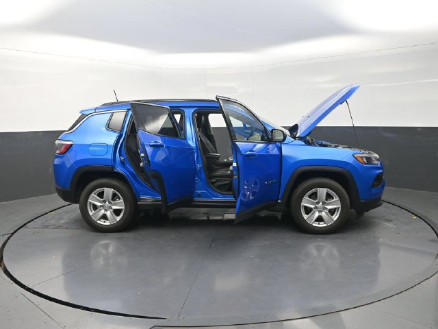 Used 2022 Jeep Compass Latitude AWD/4WD image 37