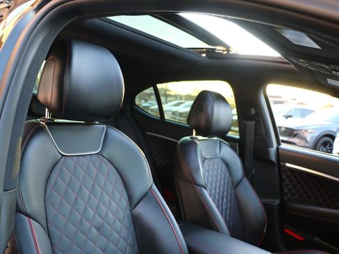 Used 2019 Genesis G70 3.3T Advanced w/ Sport Package image 7