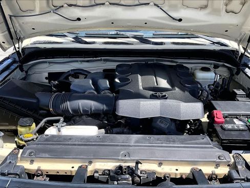 Used 2010 Toyota FJ Cruiser 4WD image 9