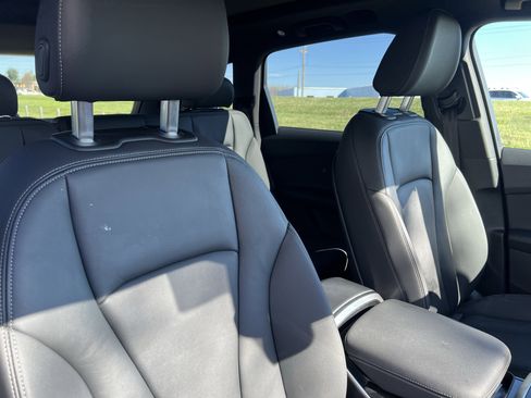 Certified 2025 Audi Q7 2.0T Premium w/ Convenience Plus Package image 35