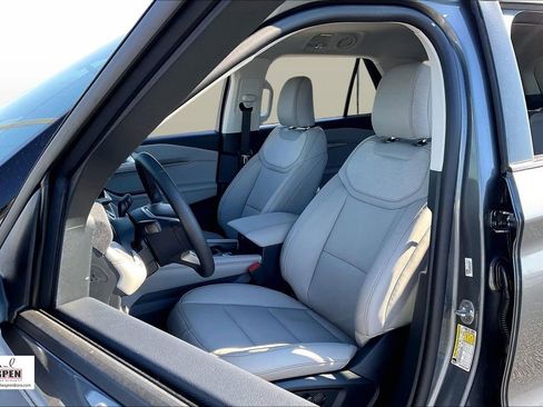 New 2026 Ford Explorer Active w/ Active Comfort Package RWD image 24