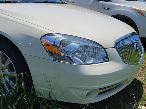 Used 2011 Buick Lucerne CXL FWD image 8