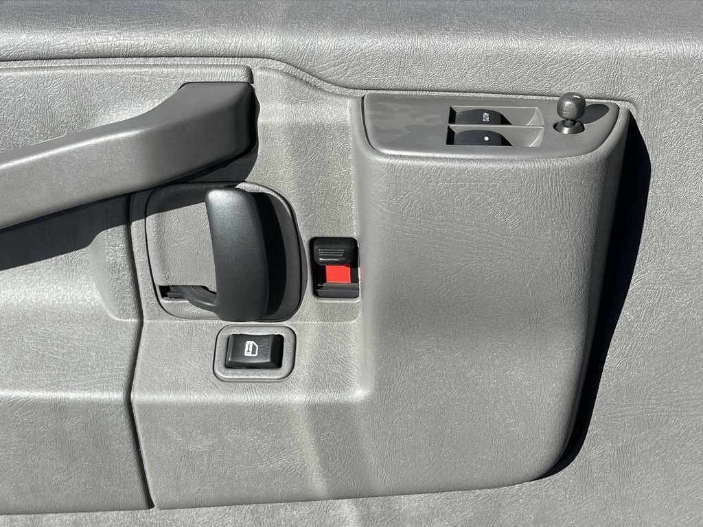 New 2025 GMC Savana 2500 Extended w/ Driver Convenience Package RWD image 23
