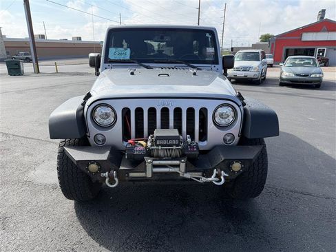 Used 2018 Jeep Wrangler Unlimited Rubicon w/ Cold Weather Group AWD/4WD image 3