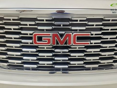 Used 2019 GMC Yukon Denali w/ Denali Ultimate Package AWD/4WD image 63