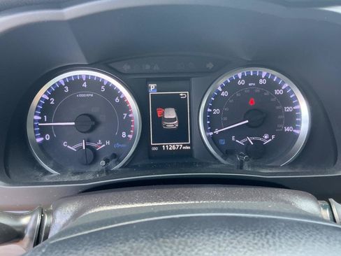 Used 2019 Toyota Highlander LE FWD image 14