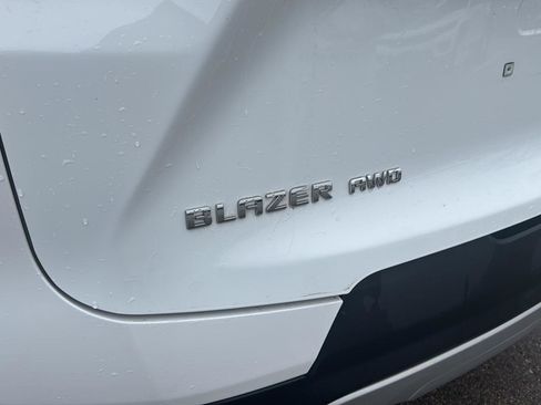 Used 2025 Chevrolet Blazer LT image 4
