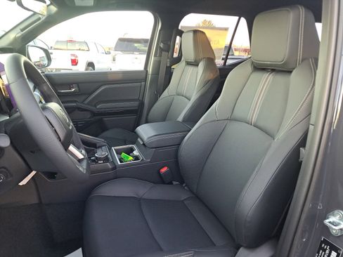 New 2025 Toyota 4Runner Limited image 19