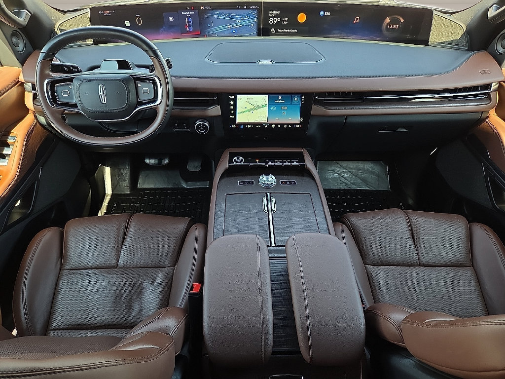 Used 2025 Lincoln Navigator Reserve AWD/4WD image 10
