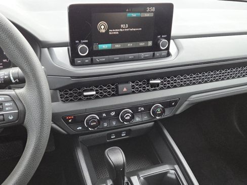 Used 2024 Honda Accord EX image 27