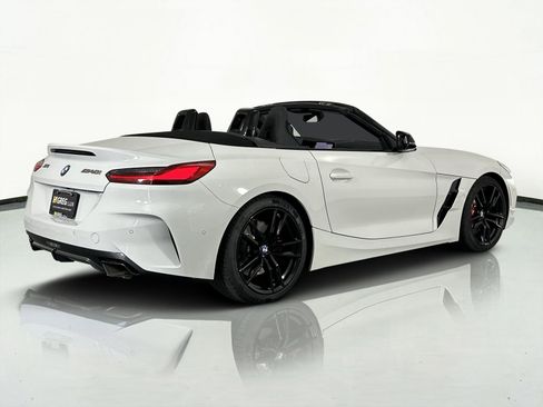 Used 2025 BMW Z4 M40i w/ Premium Package image 8