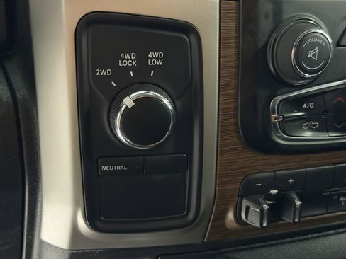 Used 2015 RAM 3500 Laramie AWD/4WD image 22