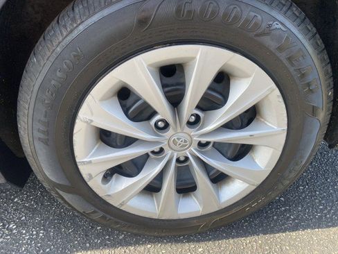 Used 2015 Toyota Camry LE FWD image 8
