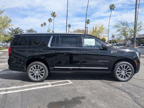 New 2026 GMC Yukon XL Denali w/ Denali Reserve Package AWD/4WD image 2