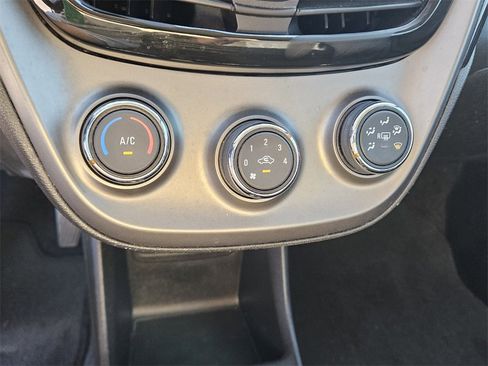 Used 2020 Chevrolet Spark LT image 20