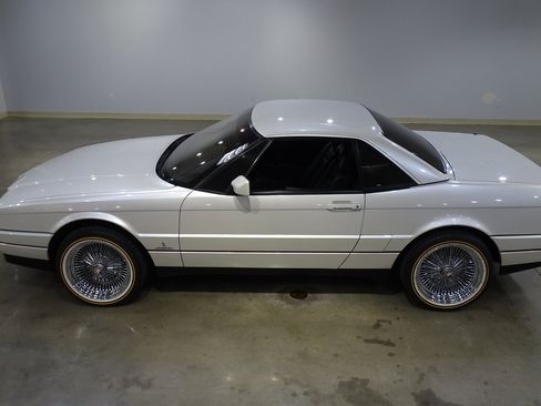 Used 1991 Cadillac Allante FWD image 5