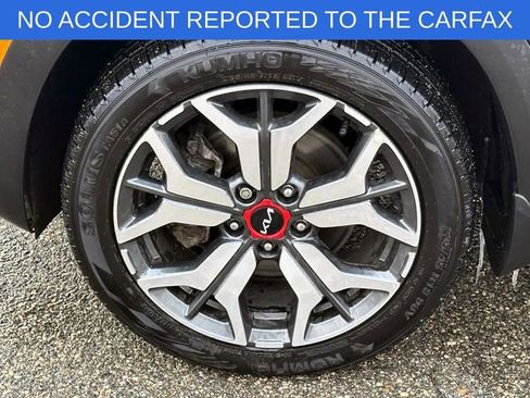 Used 2022 Kia Seltos SX w/ Sunroof Package image 8