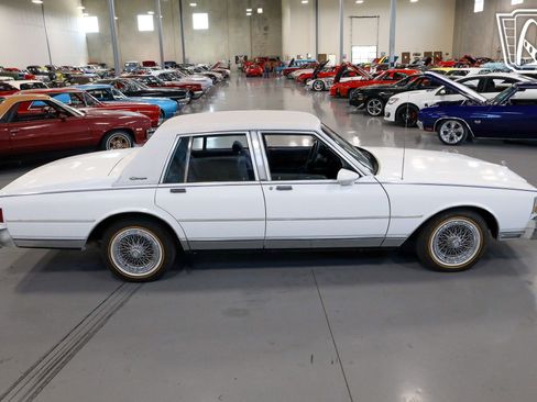 Used 1989 Chevrolet Caprice Classic Brougham image 30