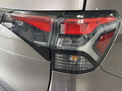 Used 2025 Subaru Forester Limited image 17