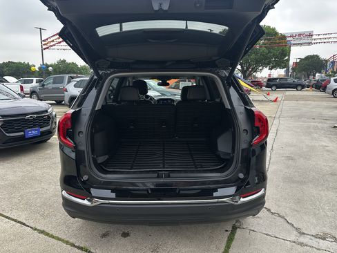 Used 2024 GMC Terrain AT4 AWD/4WD image 18