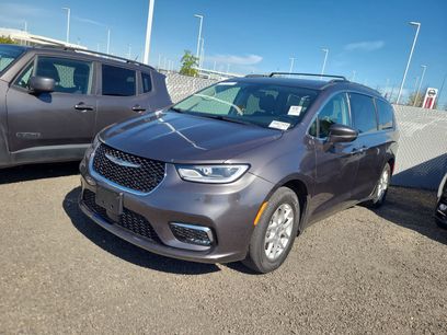 Used 2022 Chrysler Pacifica Touring-L
