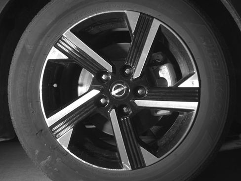 Used 2025 Nissan Sentra SV image 13