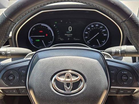 Used 2019 Toyota Avalon XSE FWD image 32