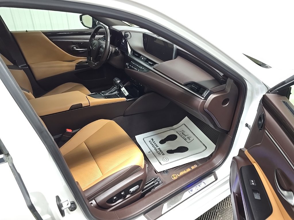 Used 2019 Lexus ES 300h w/ Premium Package FWD image 16