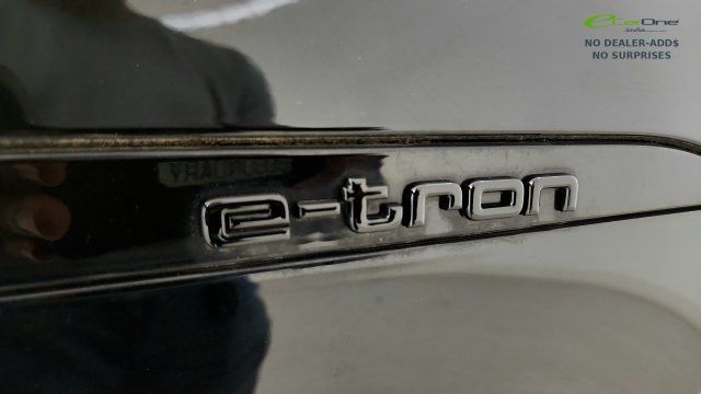 Used 2024 Audi Q8 e-tron Prestige w/ Prestige Package AWD/4WD image 34