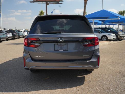 Used 2025 Honda Odyssey Touring image 6
