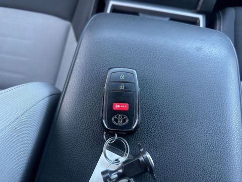 Used 2025 Toyota Tacoma TRD Off-Road image 22