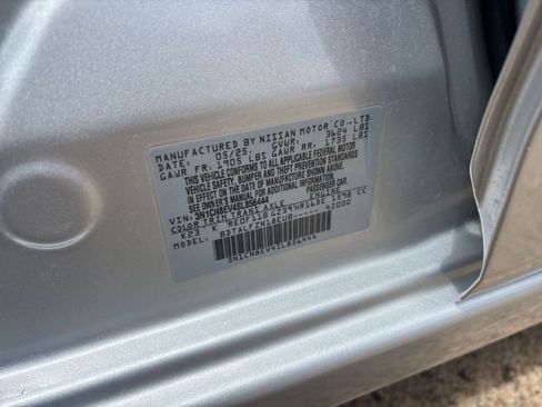 Used 2025 Nissan Versa SV FWD image 27