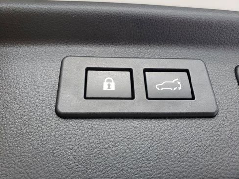 Used 2023 Subaru Forester Premium image 9