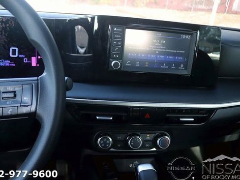 Used 2025 Nissan Kicks S image 18